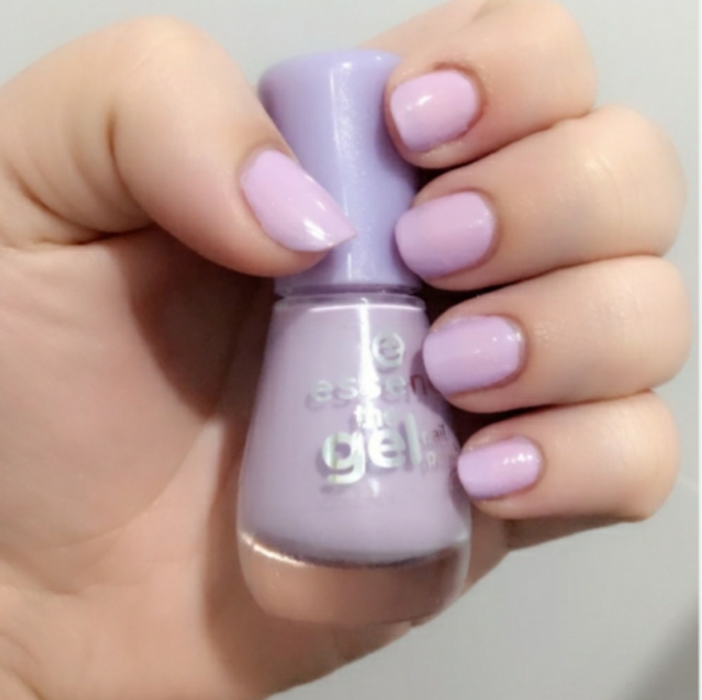 💜Essence Glossy Gel Nail Polish💜